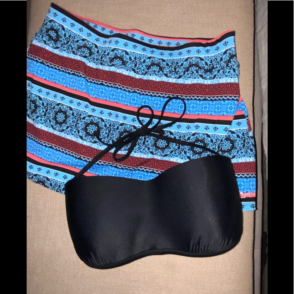 Body Glove~string bikini top - Dolphin ~ Bathing suit bottoms { Never Worn }